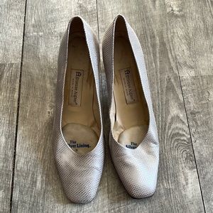 Womens etienne aigner silver leather heels, good condition